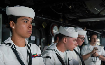 USS Harpers Ferry Arrives at Pearl Harbor