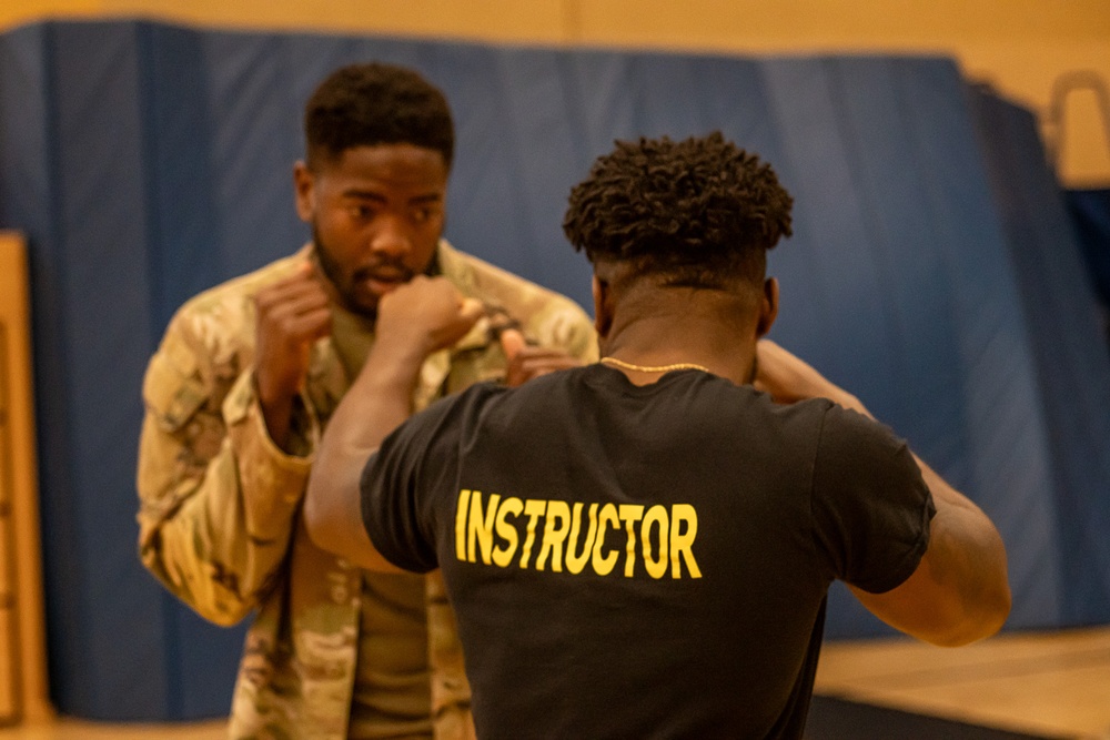 5-7 ADA Soldiers Conduct Modern Army Combatives Training