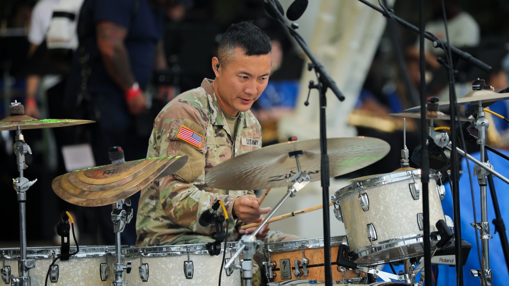 The 3rd Infantry Division Rock Band Performs at Savannah Phil the Park
