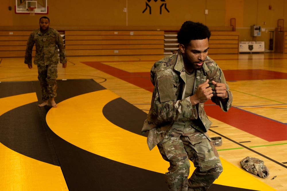 5-7 ADA Soldiers Conduct Modern Army Combatives Training
