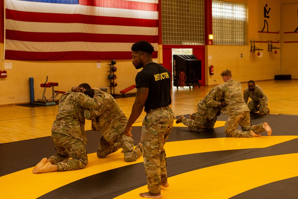 5-7 ADA Soldiers Conduct Modern Army Combatives Training