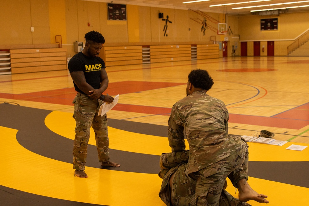 5-7 ADA Soldiers Conduct Modern Army Combatives Training
