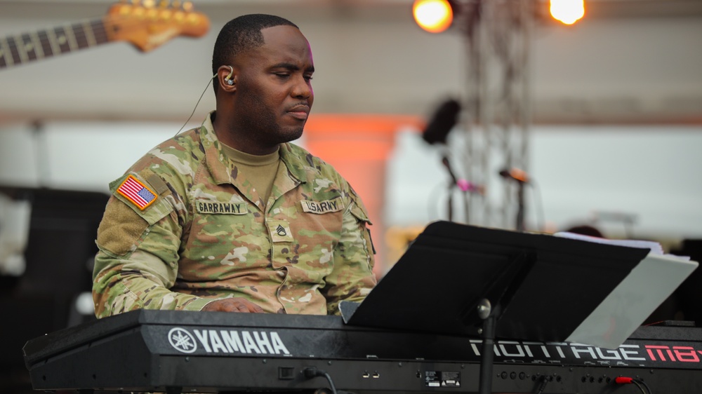 The 3rd Infantry Division Rock Band Performs at Savannah Phil the Park