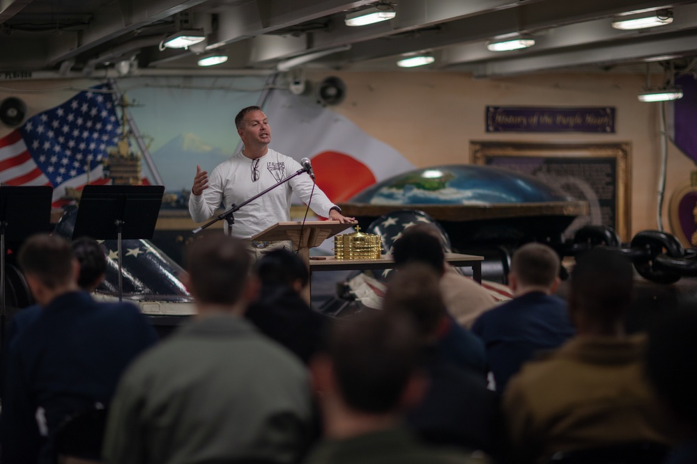USS George Washington Conducts Protestant Service