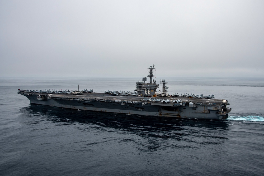 Nimitz Steams in the Pacific Ocean