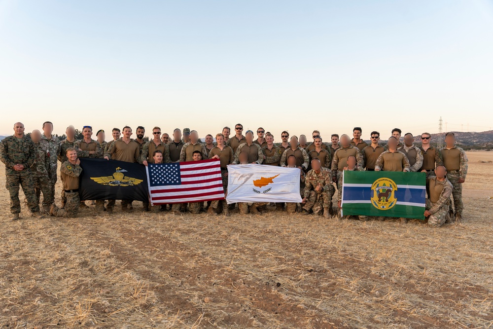 DVIDS Images 24th MEU (SOC) MSPF Bilateral Parachute Insert with