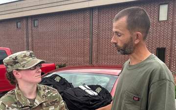 VNG Soldier helps preserve family's memories during flood response