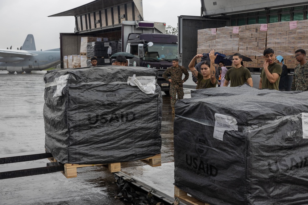 U.S. Marines with III Marine Expeditionary Force support humanitarian relief efforts alongside Philippine allies