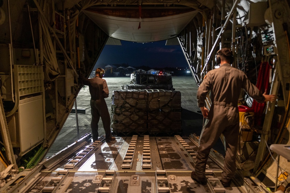 U.S. Marines with III Marine Expeditionary Force support humanitarian relief efforts alongside Philippine allies