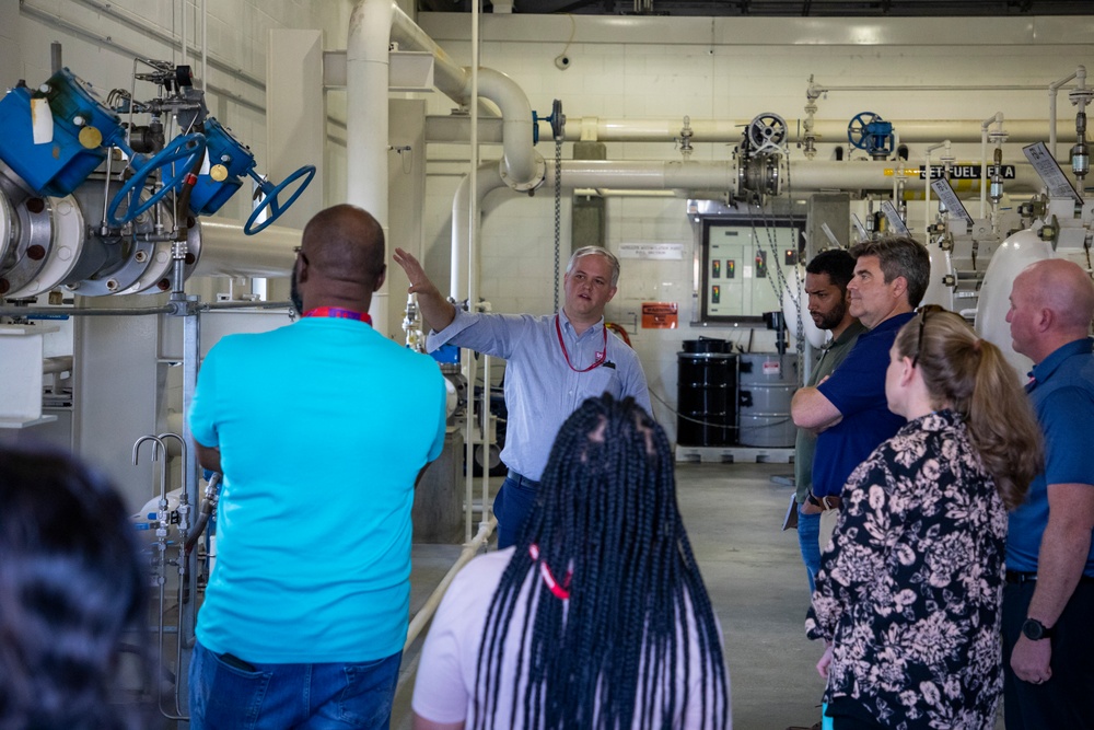 Omaha District's POL-MCX hosts overview, Offutt AFB tour