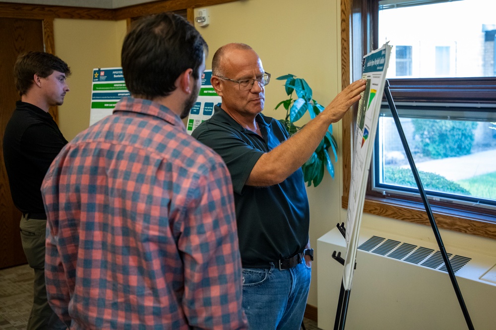 Omaha District holds sustainable rivers program public meeting in Jamestown