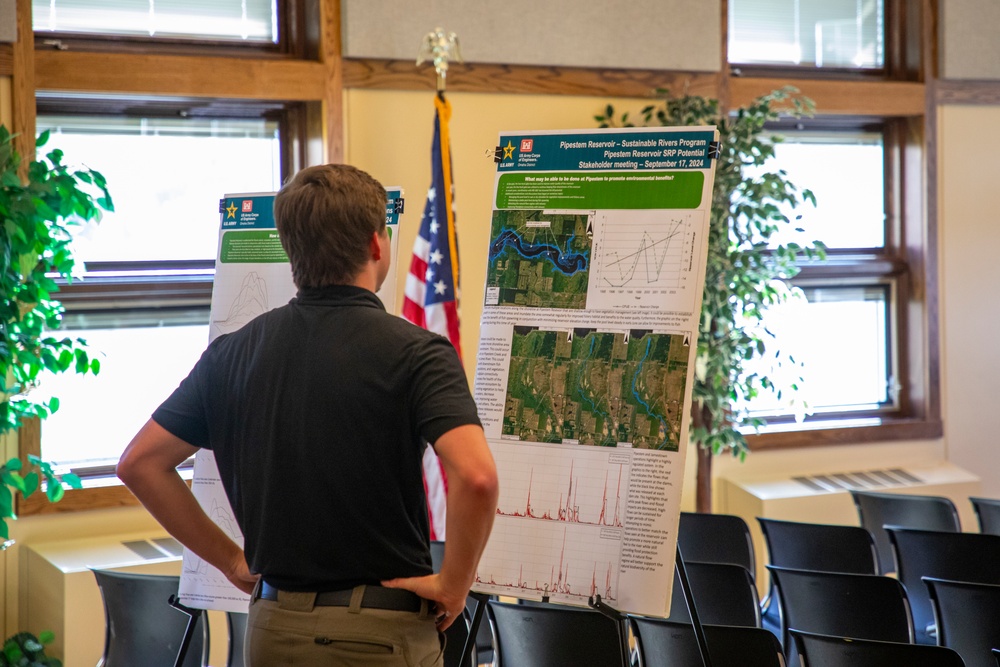 Omaha District holds sustainable rivers program public meeting in Jamestown