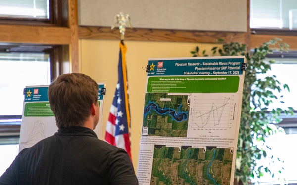 Omaha District holds sustainable rivers program public meeting in Jamestown