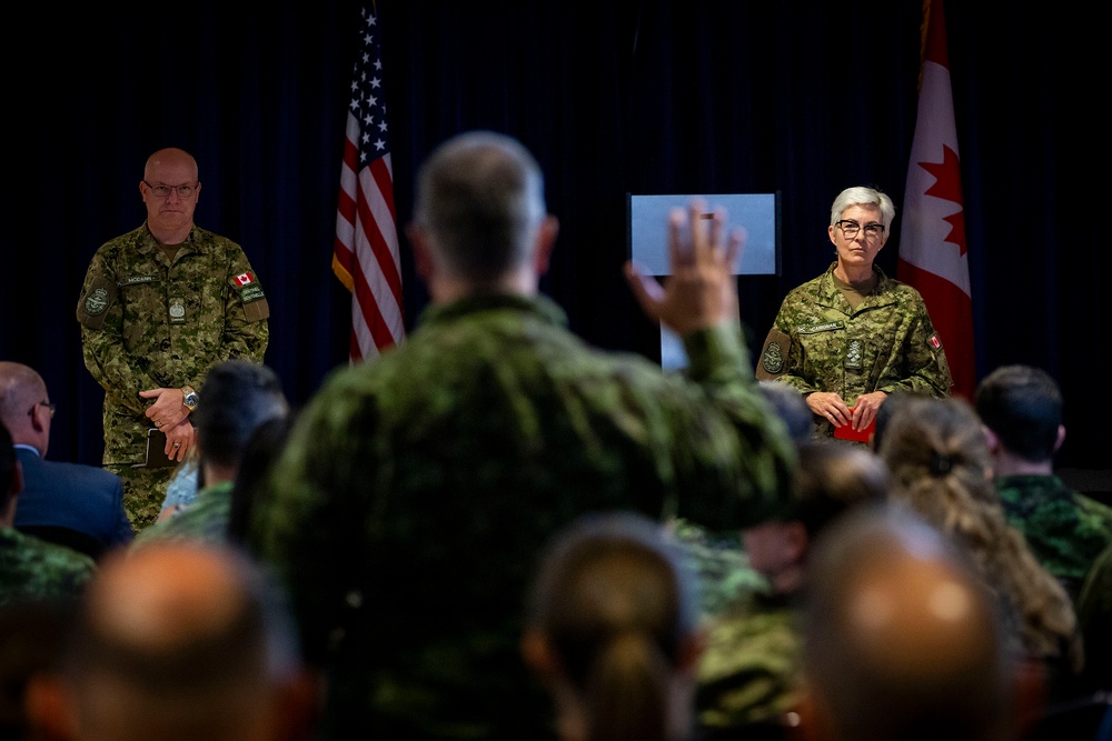 Canadian Chief of Defence Staff Visits NORAD, USNORTHCOM