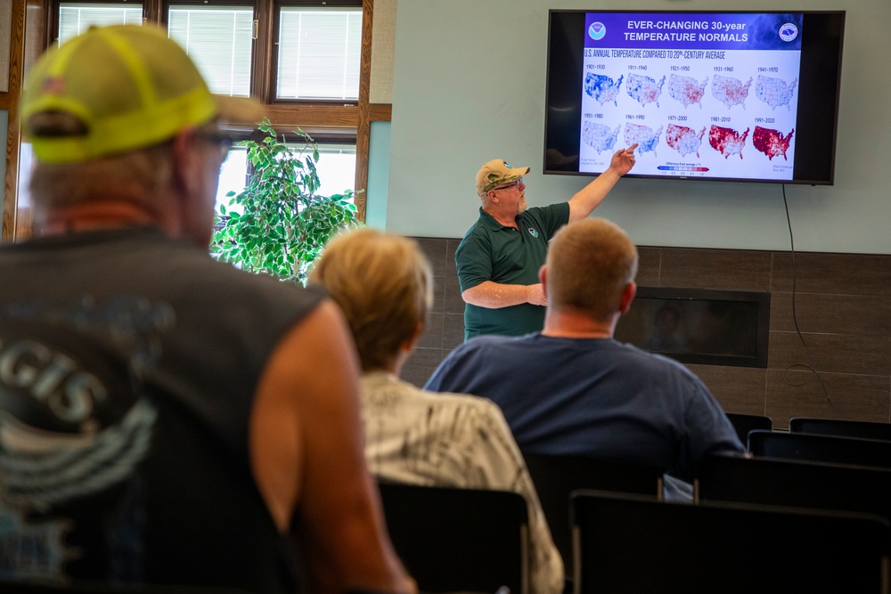 Omaha District holds sustainable rivers program public meeting in Jamestown