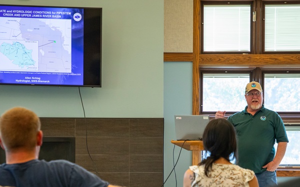 Omaha District holds sustainable rivers program public meeting in Jamestown