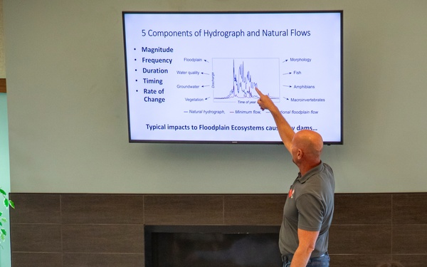 Omaha District holds sustainable rivers program public meeting in Jamestown