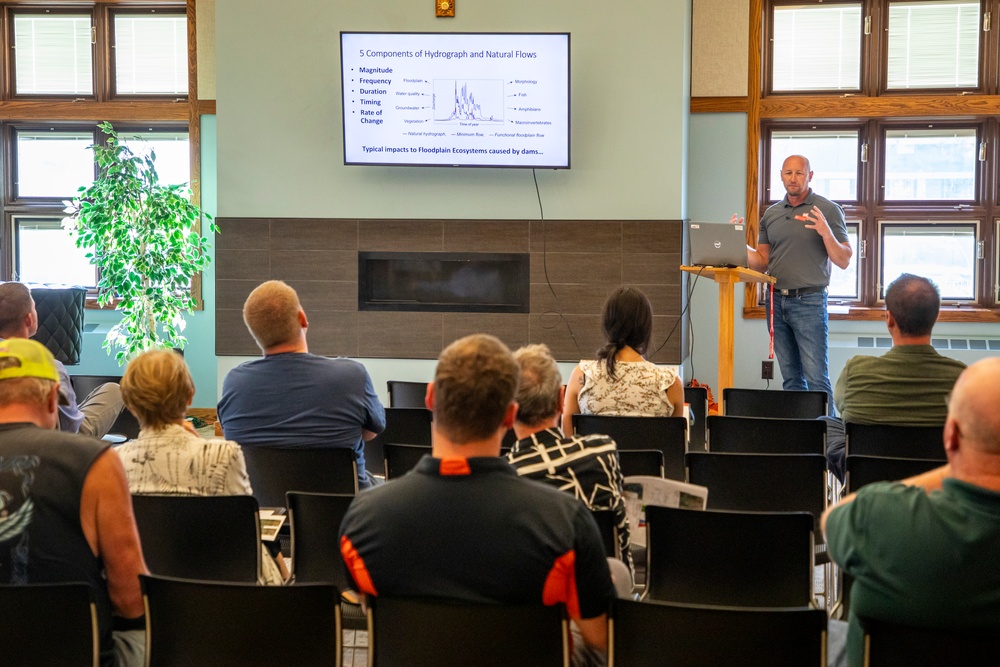 Omaha District holds sustainable rivers program public meeting in Jamestown