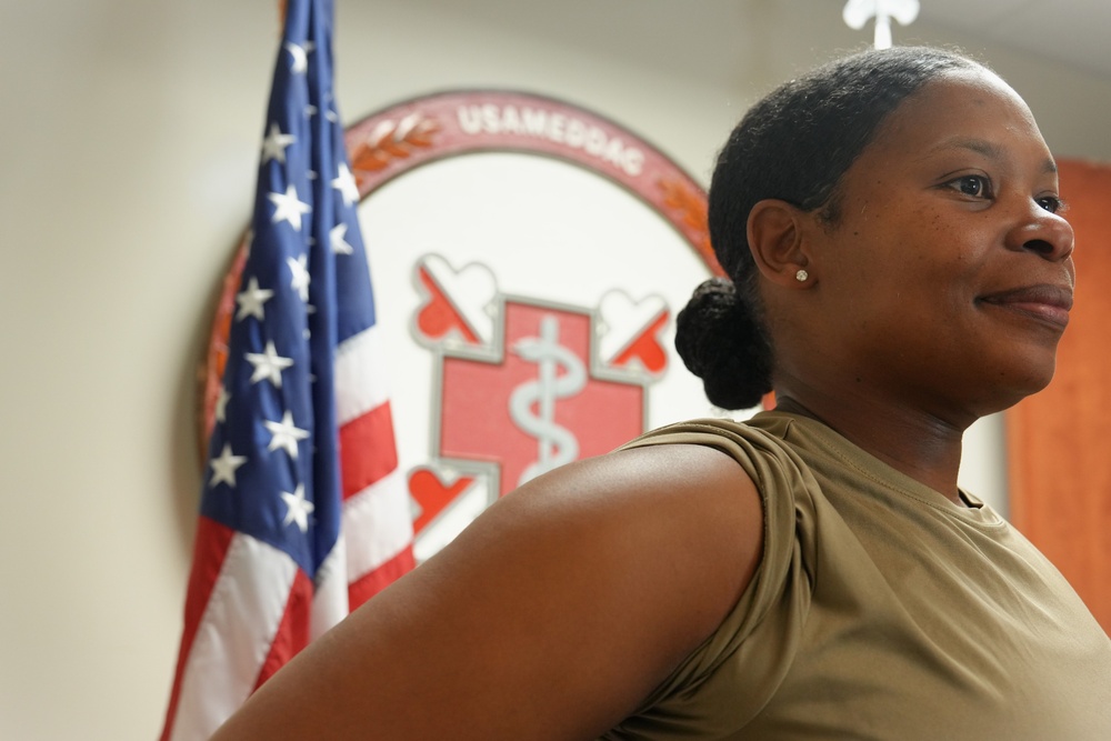 Fort Meade Garrison and U.S. Army Medical Department Activity Command Teams Receive Flu Shots