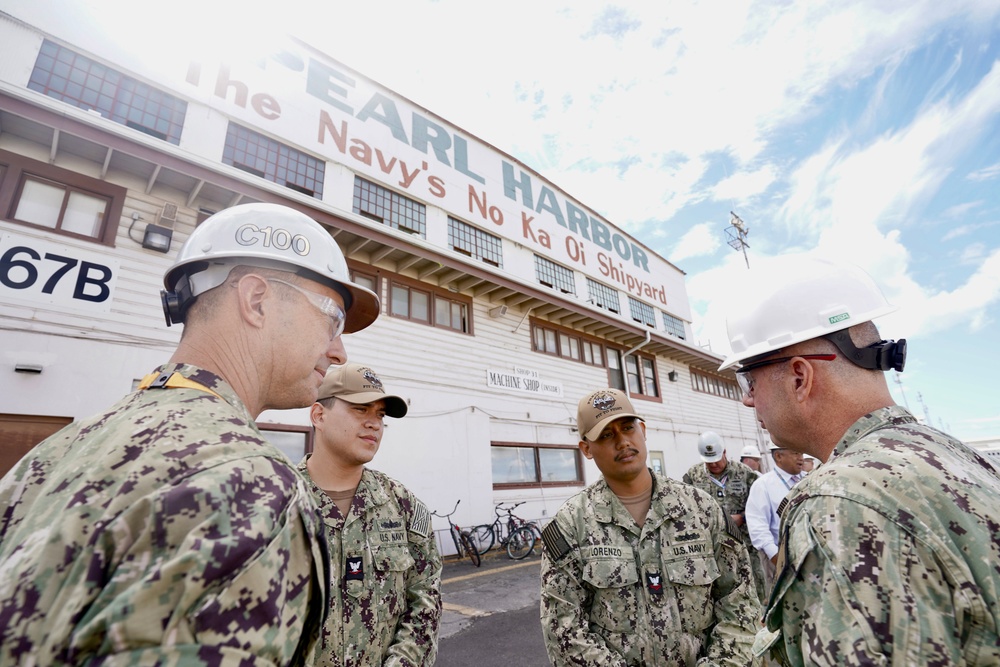 VCNO Adm. Jim Kilby Visits Pearl Harbor Naval Shipyard