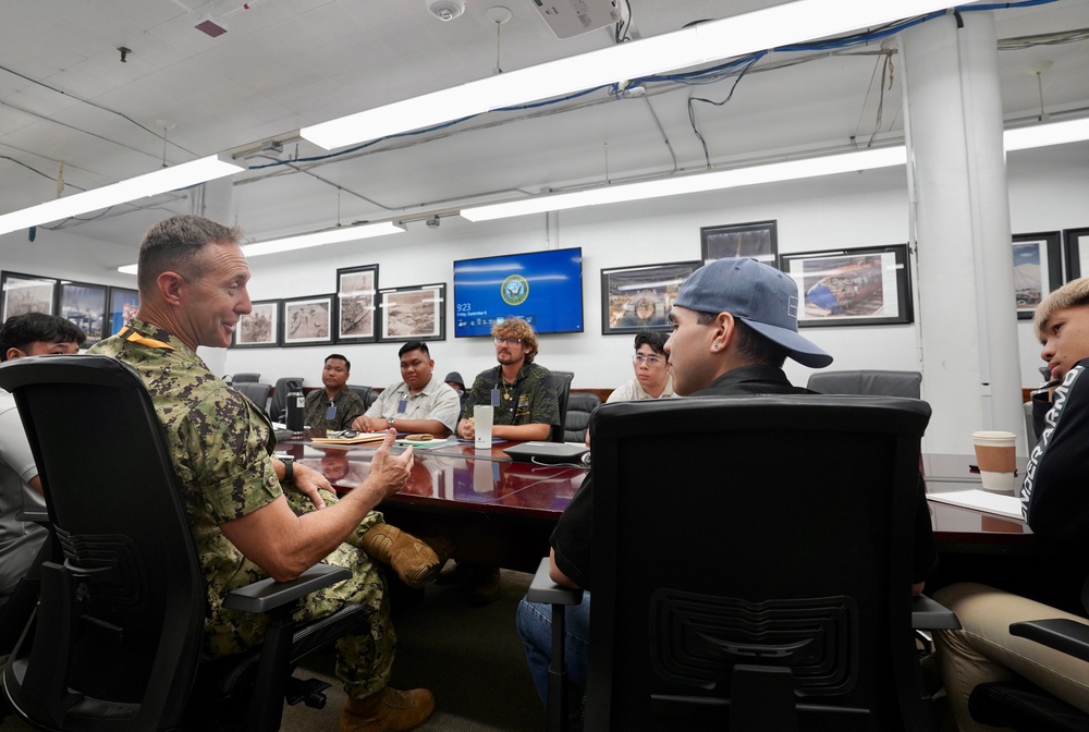 Pearl Harbor Naval Shipyard Welcomes Interns