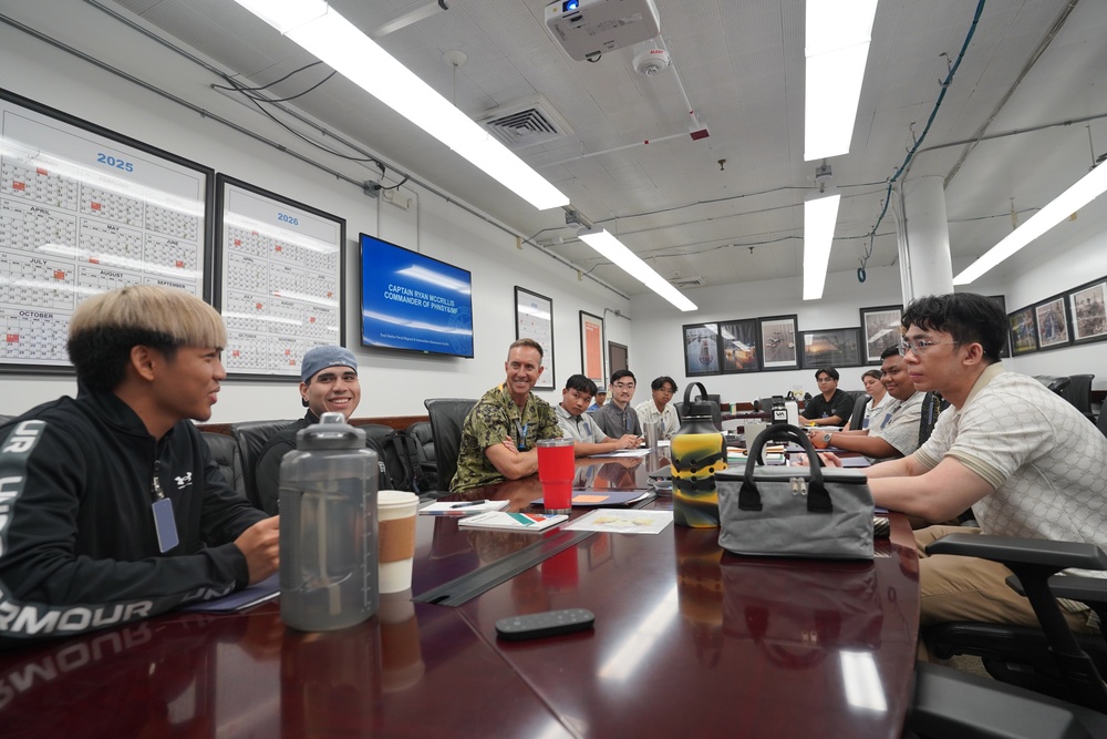 Pearl Harbor Naval Shipyard Welcomes Interns