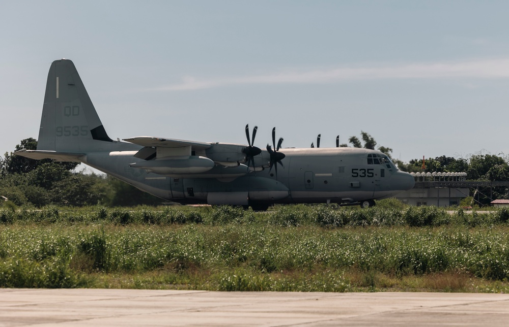 MRF-SEA Marines receive supplies in Laoag to Support Relief Efforts Alongside Philippine Allies