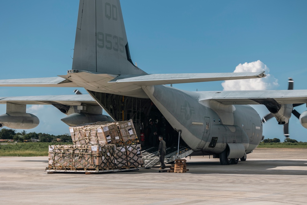 MRF-SEA Marines receive supplies in Laoag to Support Relief Efforts Alongside Philippine Allies