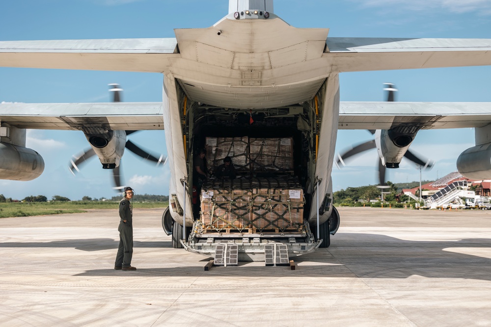 MRF-SEA Marines receive supplies in Laoag to Support Relief Efforts Alongside Philippine Allies