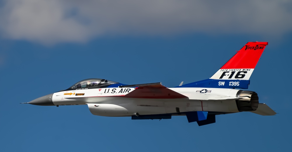 The Air Combat Command F-16 Viper Demonstration Team performs at the Reno Air Show