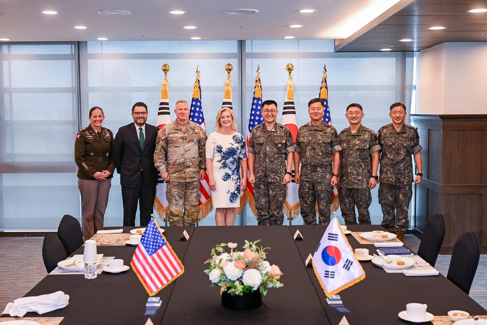 SECARMY Visits South Korea