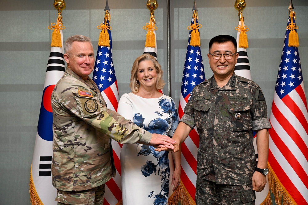 SECARMY Visits South Korea