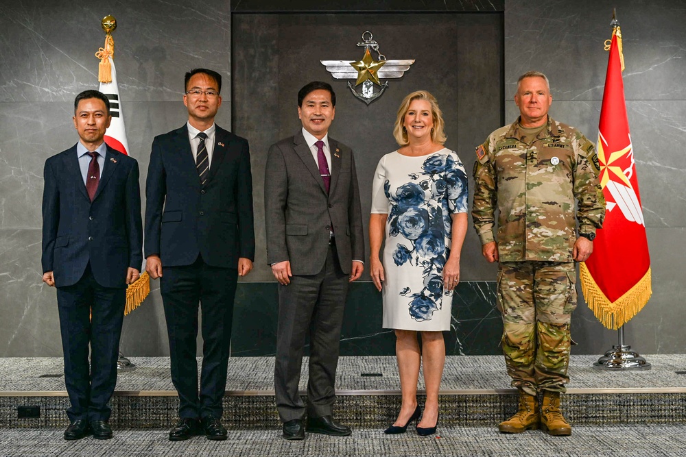 SECARMY Visits South Korea