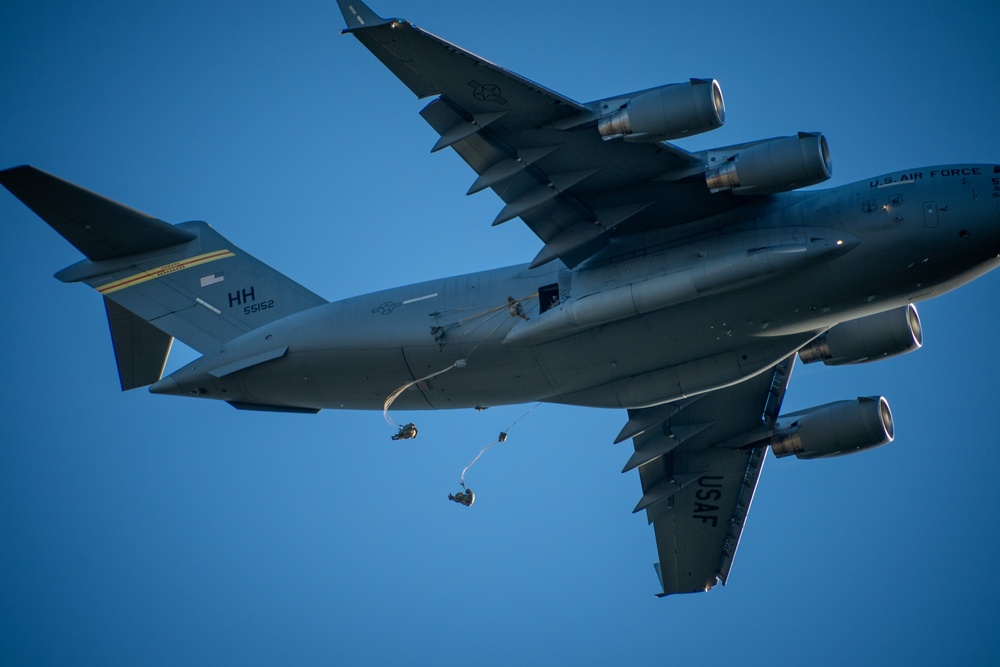 Arctic Angels Conduct Airborne Operations During JPMRC 25-01