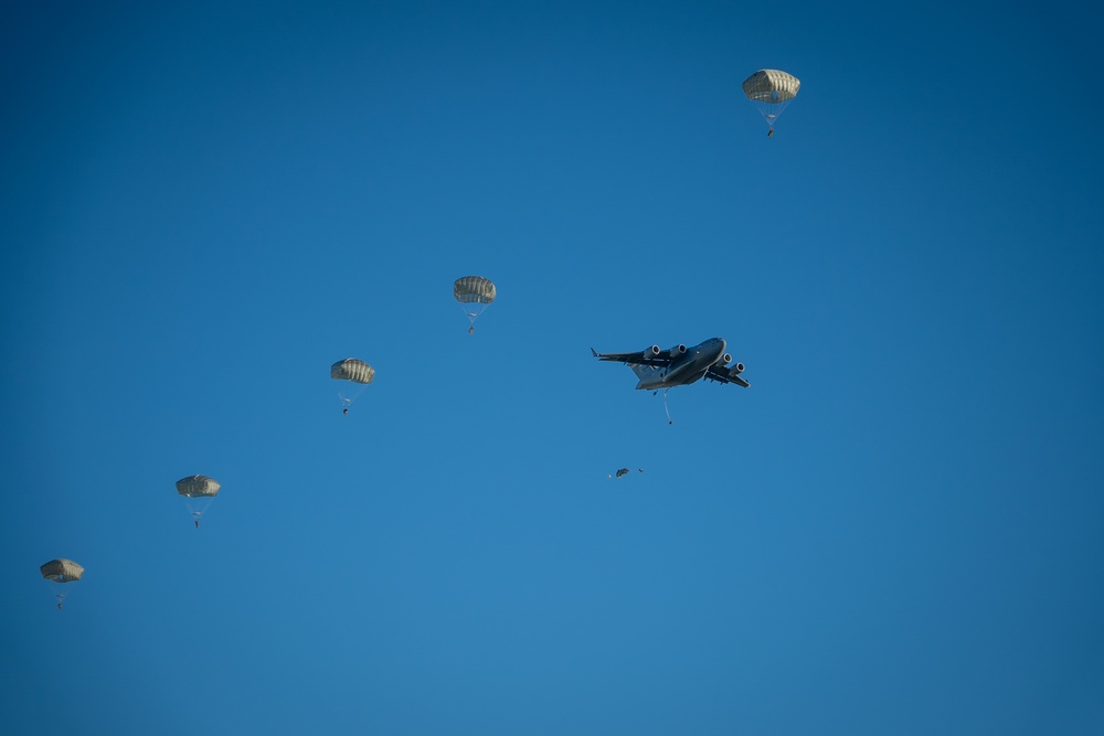 Arctic Angels Conduct Airborne Operations During JPMRC 25-01