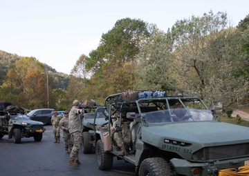 101st Airborne Division Soldiers Deliver Relief Supplies