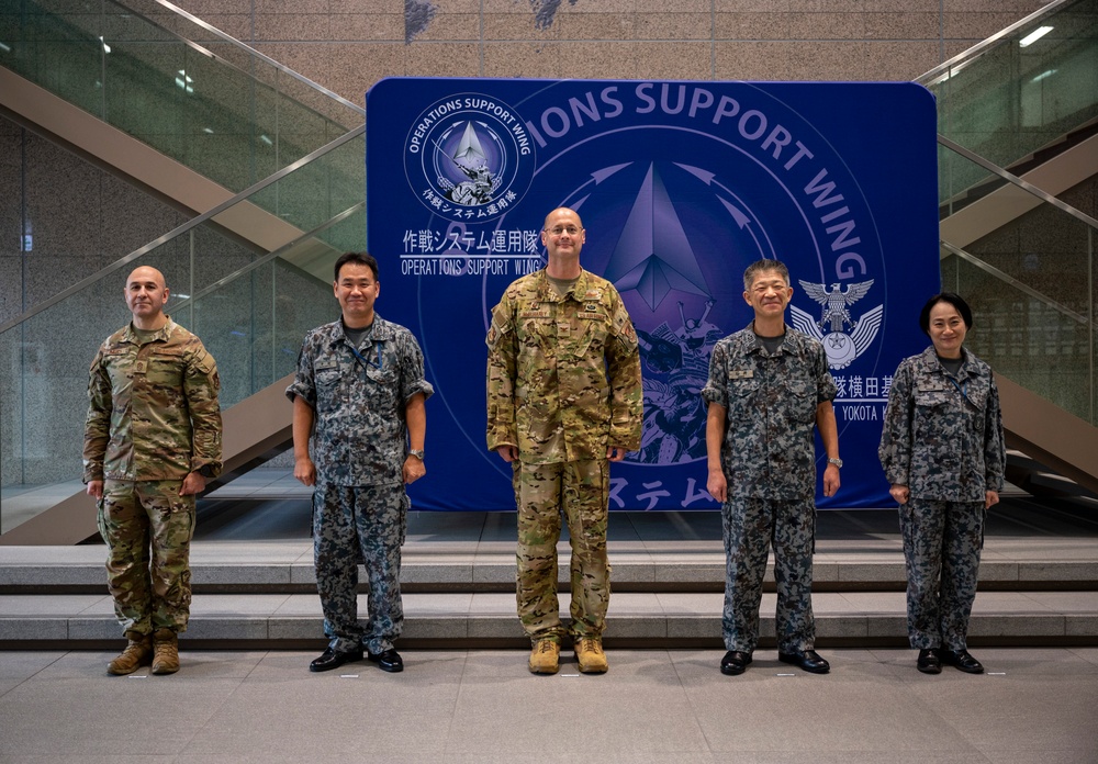 374 AW leadership visits JASDF OSW