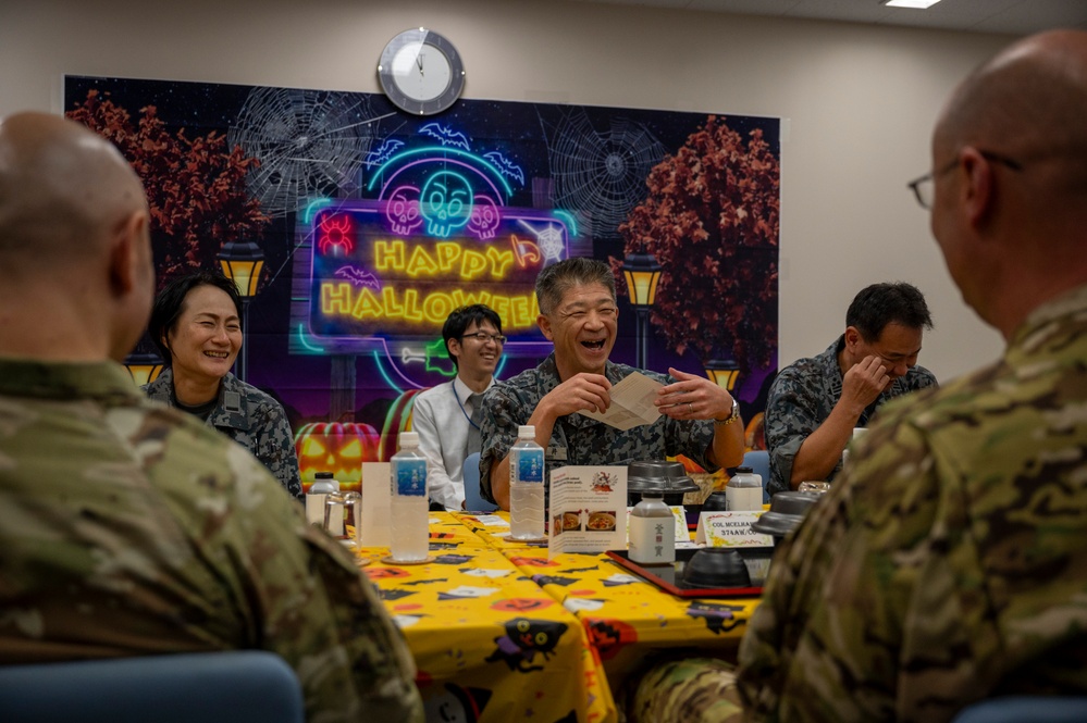374 AW leadership visits JASDF OSW