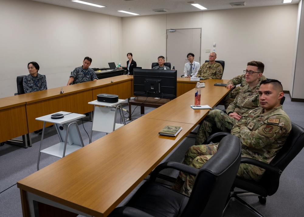 374 AW leadership visits JASDF OSW