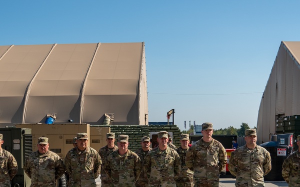 General James Mingus visits the 1st Cavalry Division Artillery DIVARTY