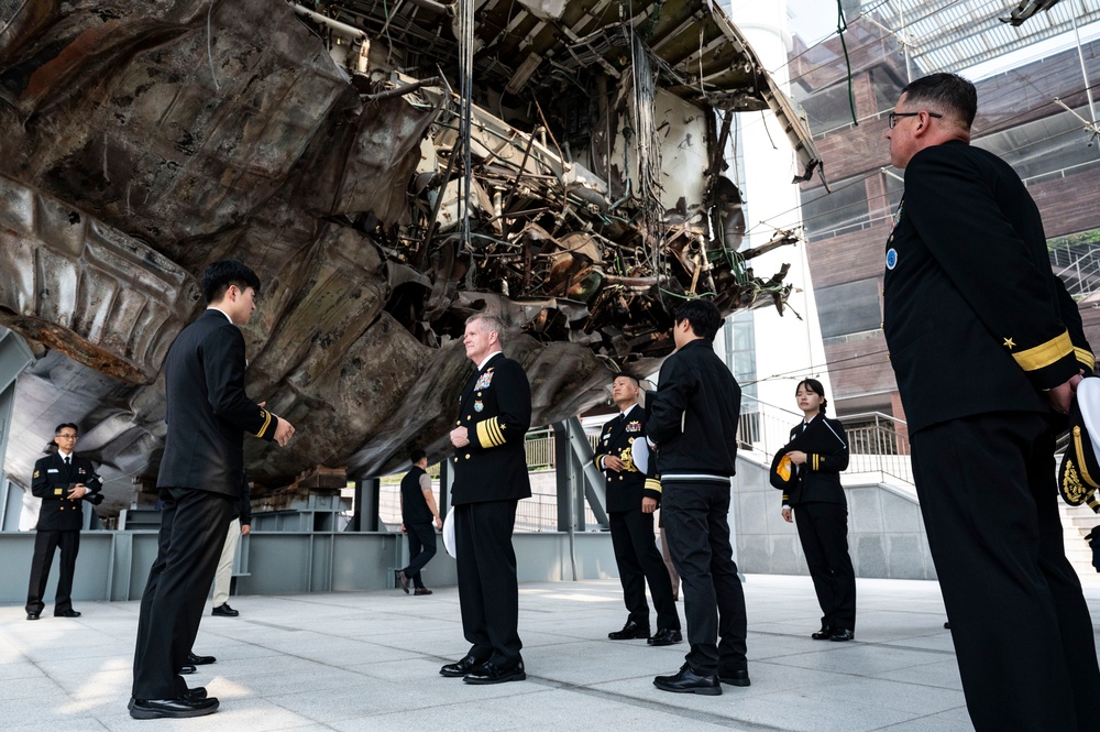 CDRUSINDOPACOM visits The Cheonan Memorial