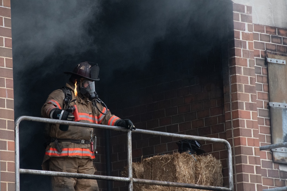 177th Fighter Wing Joins Local Fire Department for Controlled Burn VEIS Training