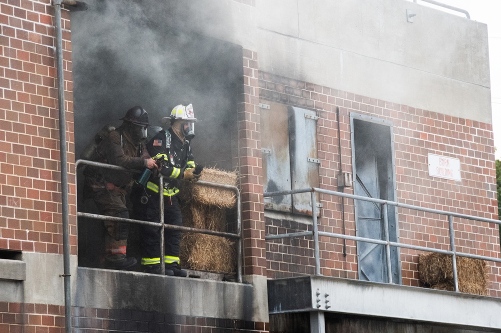 177th Fighter Wing Joins Local Fire Department for Controlled Burn VEIS Training