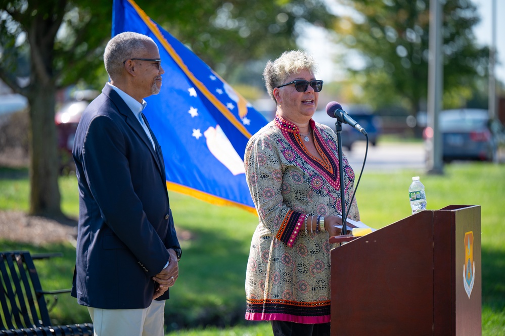 Scott AFB honors Tuskegee Airman in bench unveiling ceremony