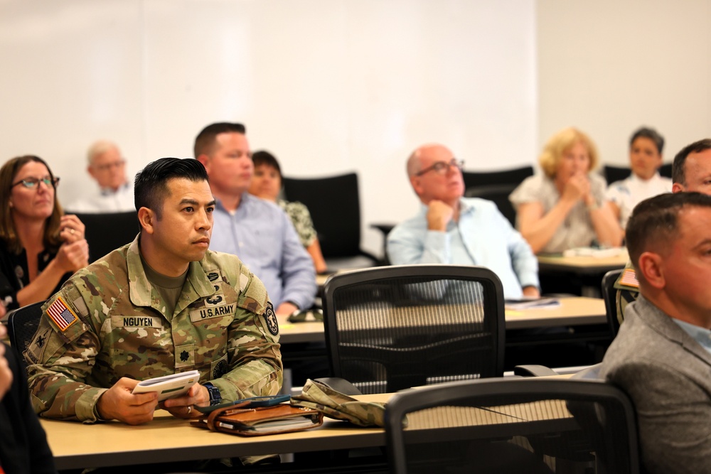 AEMO visits USACE Chicago to discuss to brief senior leadership on current Army marketing