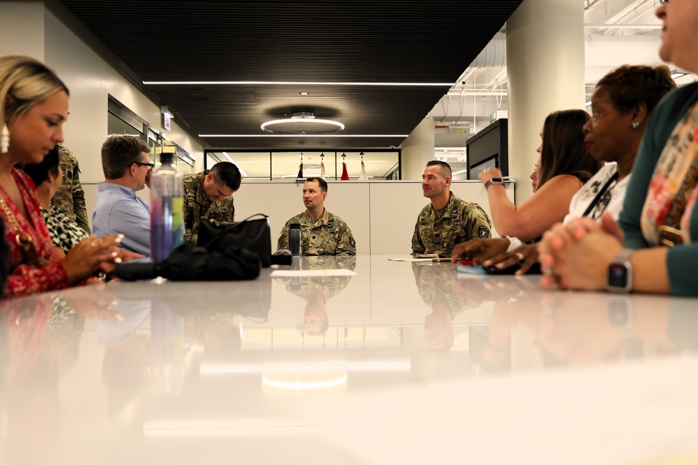 AEMO visits USACE Chicago to discuss to brief senior leadership on current Army marketing