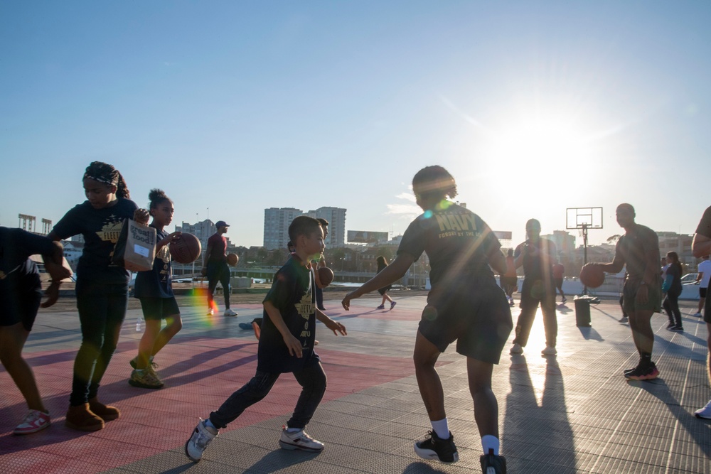 San Francisco Fleet Week Hosts Hoops for Troops