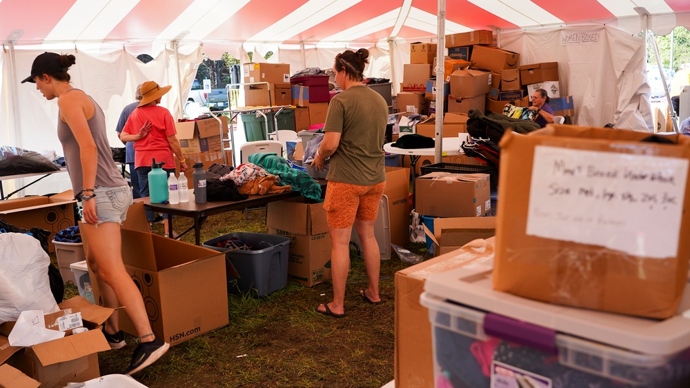 Volunteers Open Large Distribution Points for Hurricane Helene Survivors in Newport, Tenn.