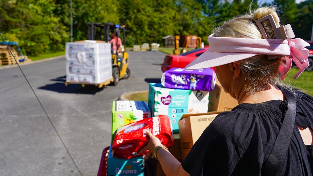 Volunteers Open Large Distribution Points for Hurricane Helene Survivors in Newport, Tenn.