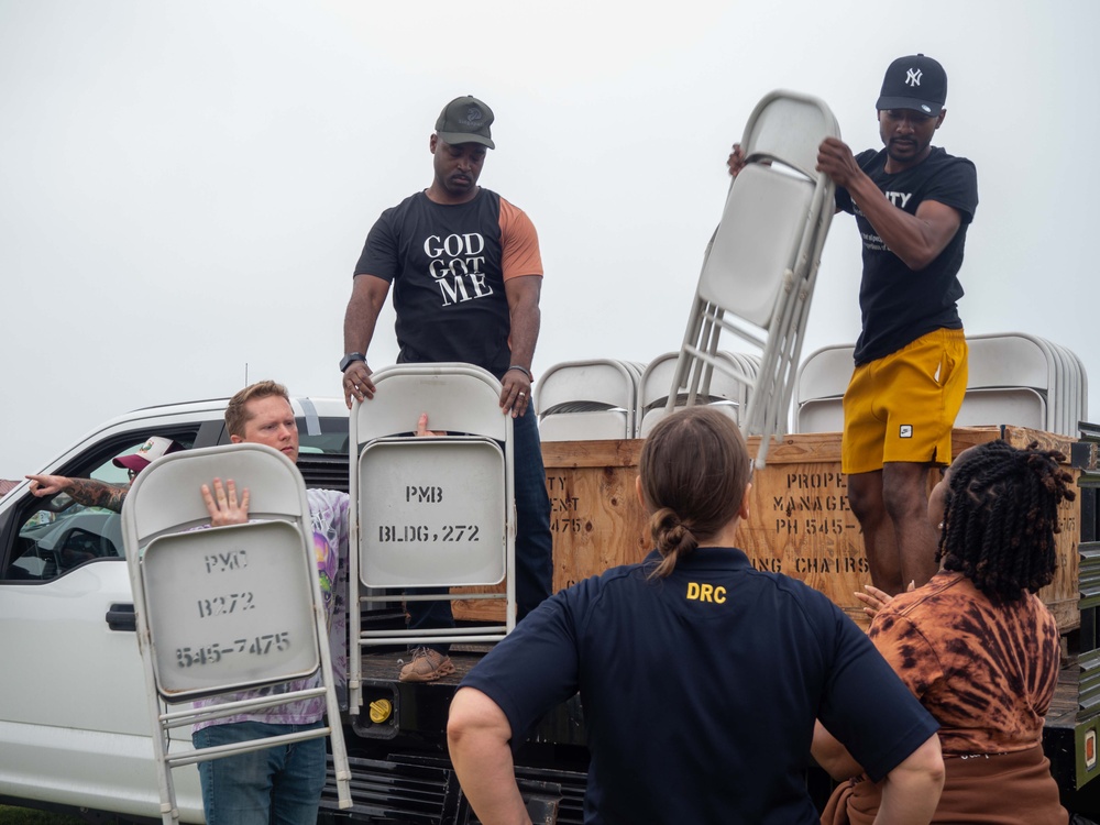 USS Carl Vinson Holds Command Picnic and Resource Fair